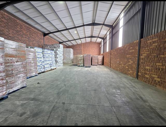 268M² WAREHOUSE TO LET IN AEROTON